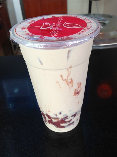 血糯米奶茶,椰果奶茶, 红豆奶茶,西米奶茶 都是7元,四选一.