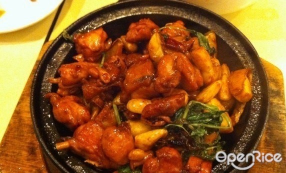 越域秘制牛肉面
