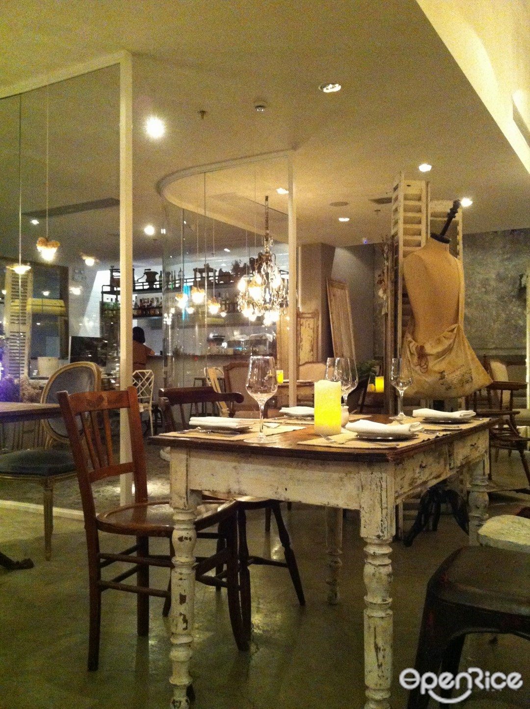 Initial Restaurant&Wine