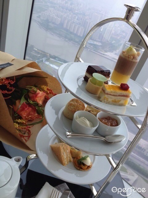 四季酒店中庭酒吧