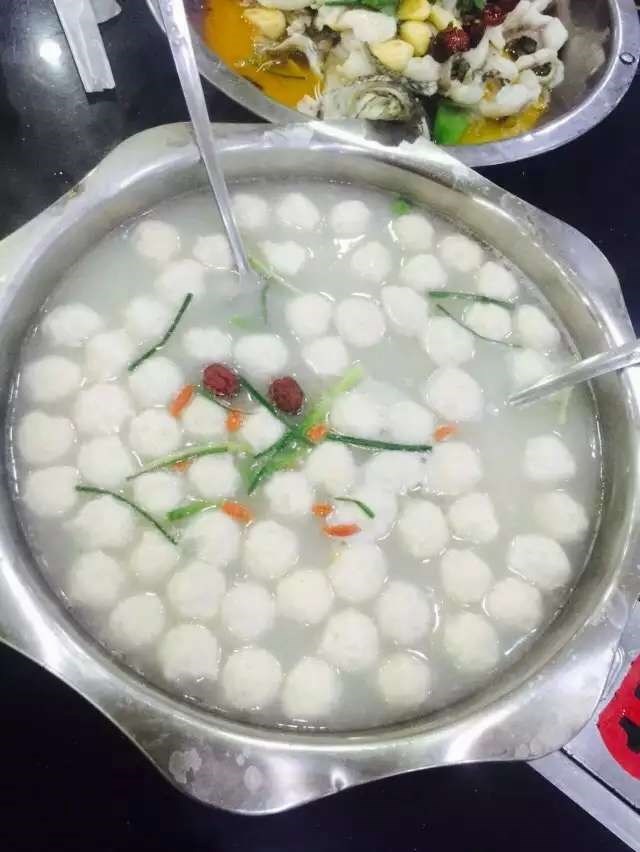 味上全鱼丸火锅