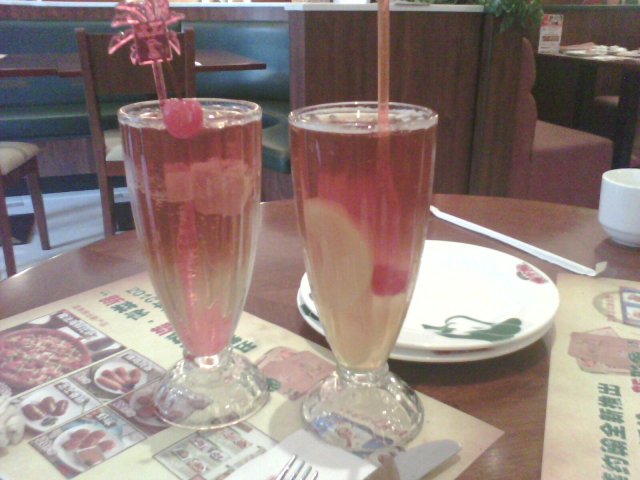 芒果和荔枝冰红茶