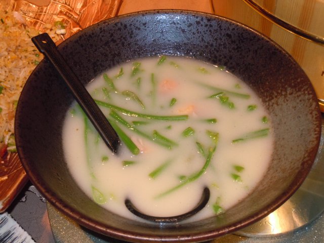 [上汤南瓜]。最清新的一道菜，南瓜苗很嫩，湯底醇香润滑，适合大众口味