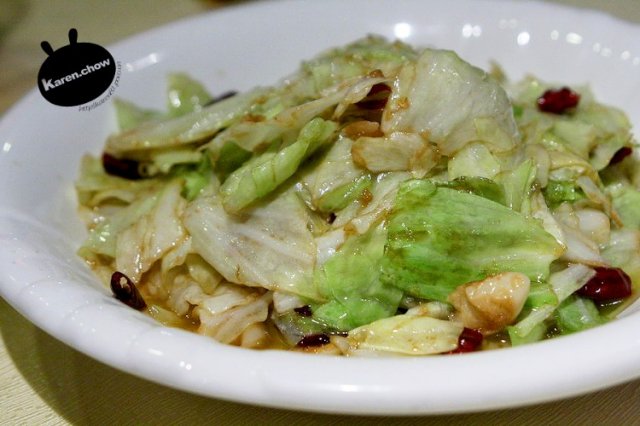 手撕包菜，18元，我們的至愛，一直很納悶為什麼湘菜的包菜可以炒得味道那麼的香，是方法？！ 