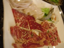 牛肉和海鲜拼盘