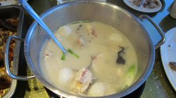 白汤鱼头鱼丸汤