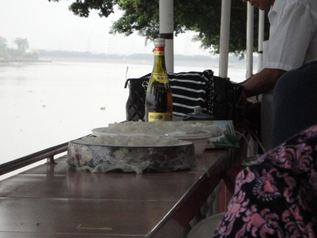 邻台的鱼生和酒