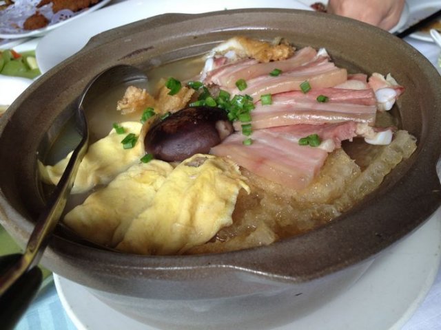 三鲜肉皮汤