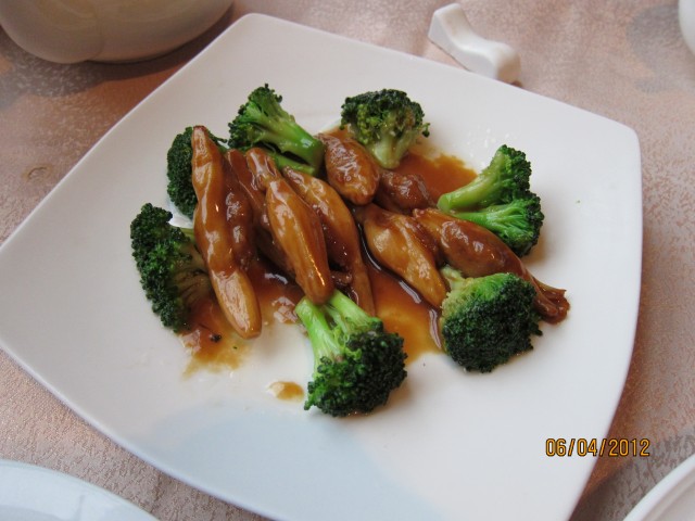 西蘭花鮑汁釀雞骴菇