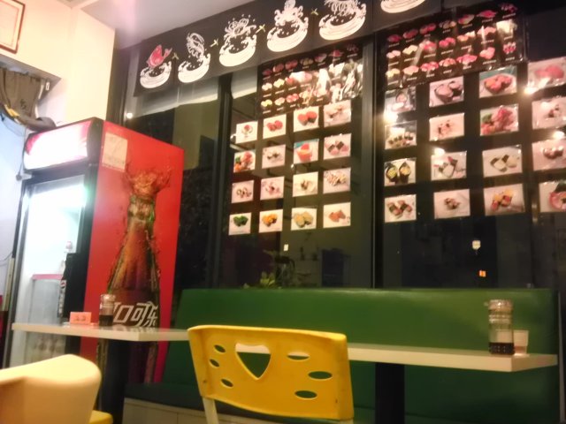 店内座位比较逼夹