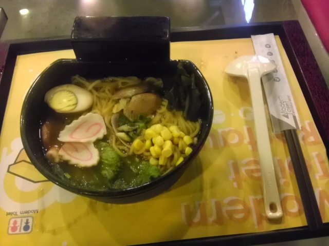 泰式酸辣海鲜拉面