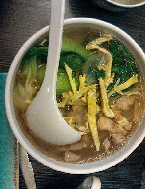 分量很够的鸡汤粉,但是很难吃