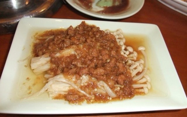 肉燥金针菇