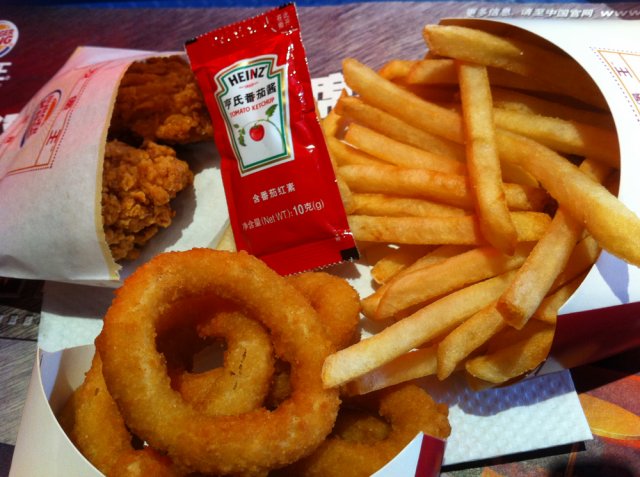 炸洋葱圈炸薯条同炸鸡翅,炸野都比我试晕了。。
