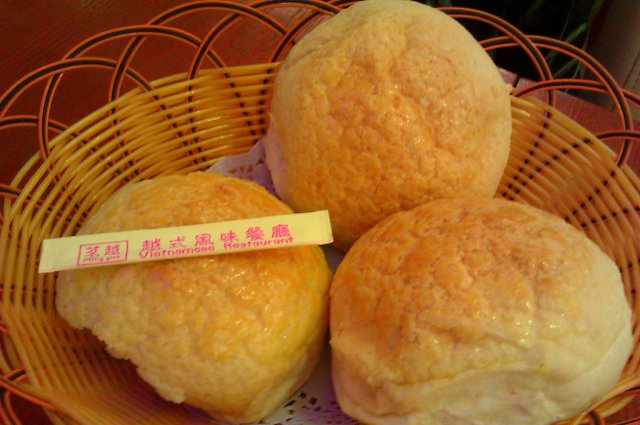 酥皮菠萝法包