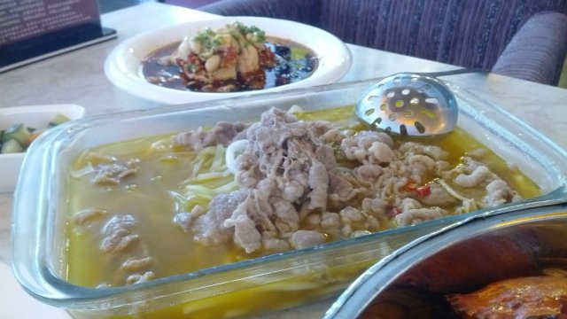 酸汤肥牛，口水鸡