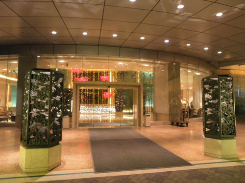 大堂门口,可惜睇唔到“南沙大酒店”呢几个字呢