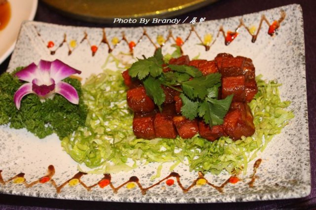 碳烧卤玉，口感确实逼真！木有认真品尝的觉得以为自己在吃肉！哈哈！