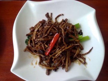菜远茶树菇牛柳