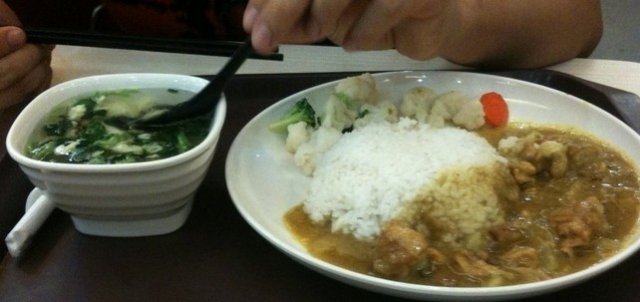 咖喱鸡块饭