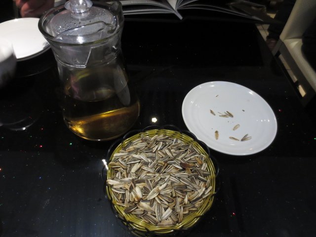 等烤鱼提供的消遣