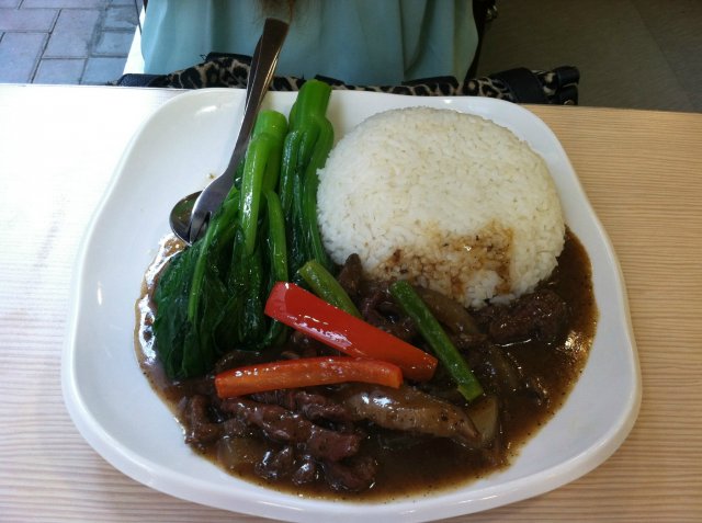 黑椒牛柳丝饭