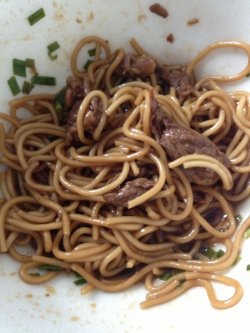 牛肉汁拌面