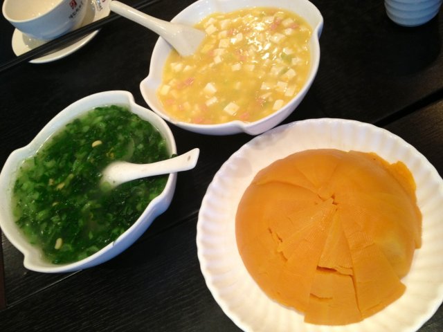 青菜钵钵汤，蟹黄豆花，蒸南瓜