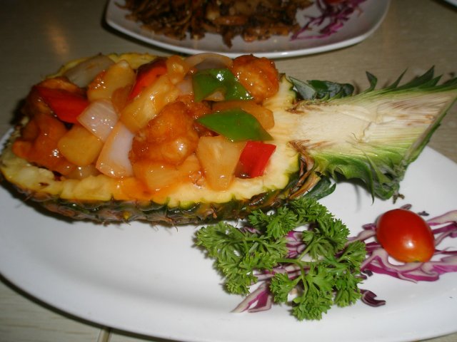 菠萝咕噜虾球