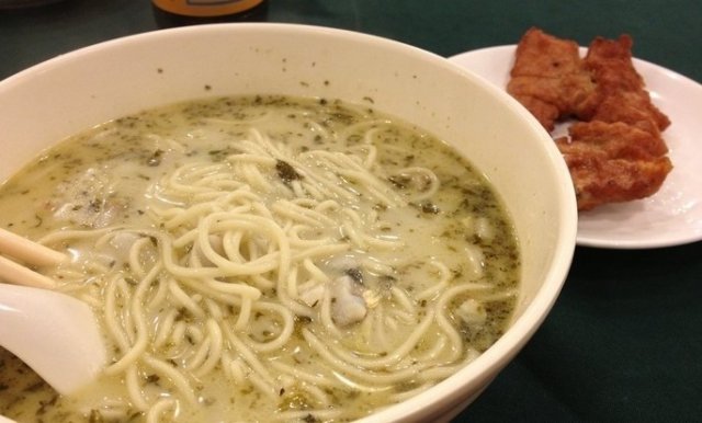 黄鱼煨面