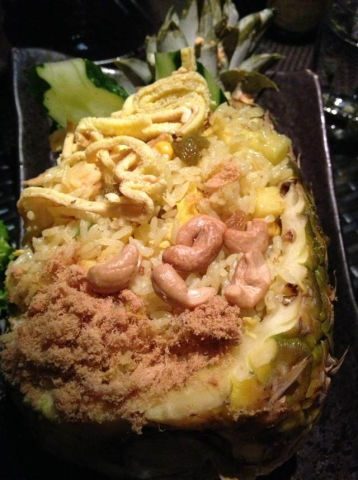 菠萝海鲜炒饭