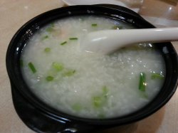 皮蛋瘦肉粥 没见什么瘦肉和皮蛋啊。。
