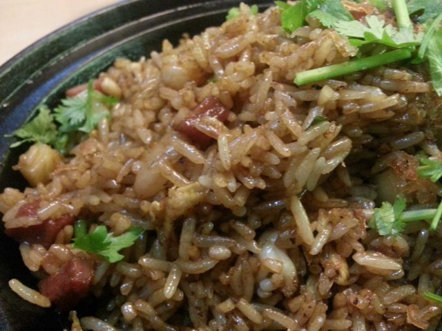 招牌石锅海鲜炒饭