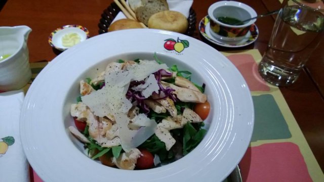 铁扒鸡肉沙拉