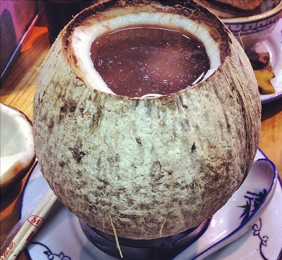 原只椰子炖竹丝鸡