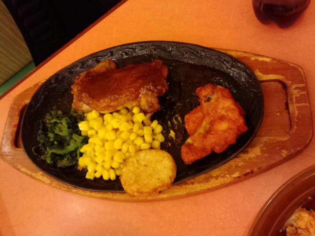 鸡翅配黑椒鸡排