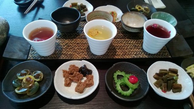 小菜和女士茶