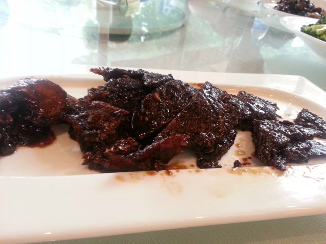  酥鲫鱼