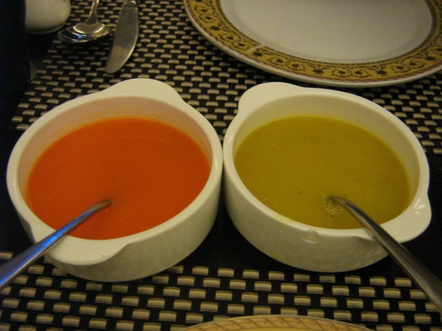 奶油蕃茄浓汤和黄豆汤