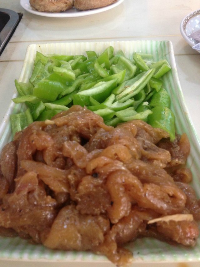 黑胡椒鸡柳