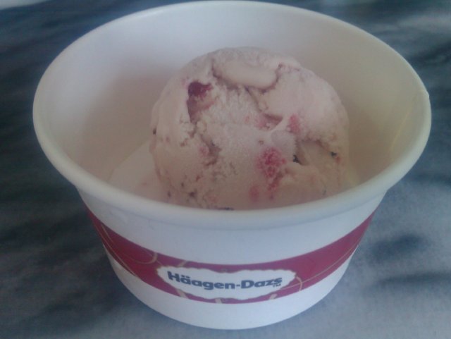 草莓雪糕