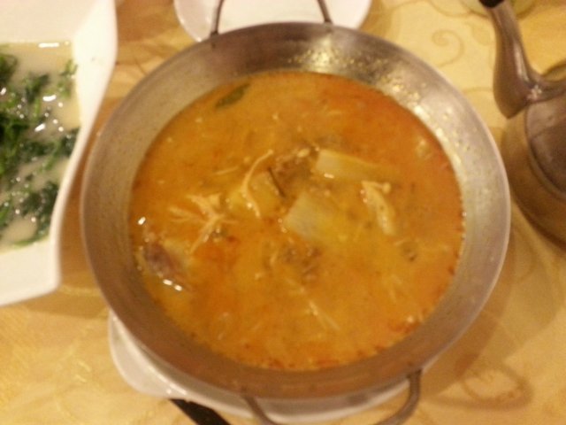 酸汤肥牛金针菇