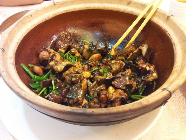 招牌煲仔鳝