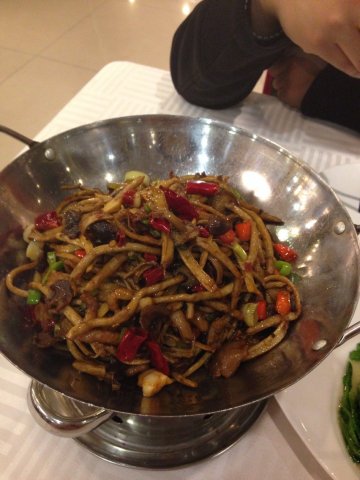 干锅茶树菇