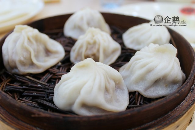 味道偏甜的老盛昌小笼包