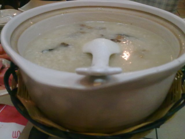 小鸡炖蘑菇砂锅粥