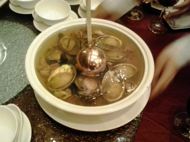 芝草香螺炖大连鲜鲍