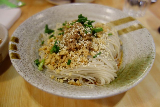 特色红油担担面