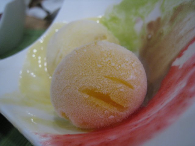 冰淇淋球