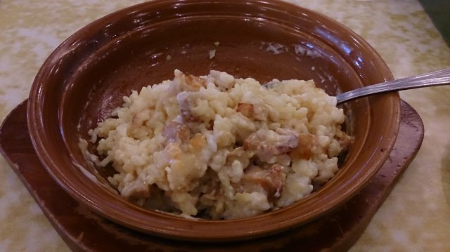 鸡肉奶汁多利亚饭